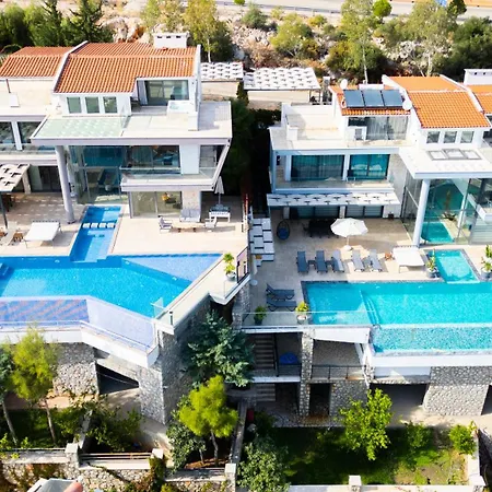Villa Unlimited 5 Bedroom Luxury With Infinity Pool *