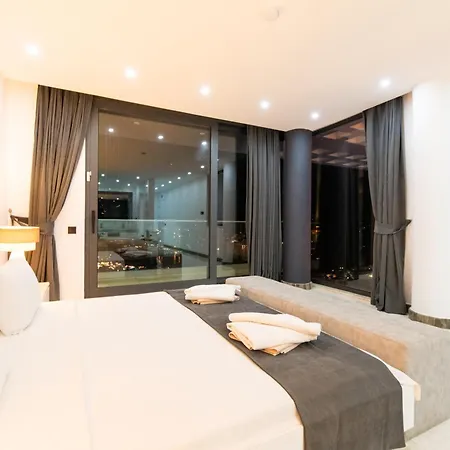 Unlimited 5 Bedroom Luxury With Infinity Pool