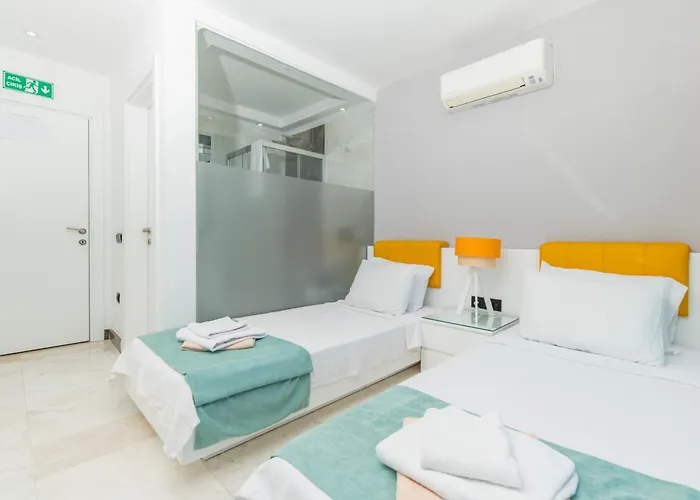 Unlimited 5 Bedroom Luxury With Infinity Pool 빌라 칼칸