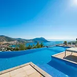 Unlimited 5 Bedroom Luxury With Infinity Pool * קלקן