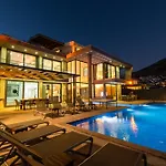 וילה Unlimited 5 Bedroom Luxury With Infinity Pool קלקן