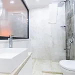 Unlimited 5 Bedroom Luxury With Infinity Pool וילה *
