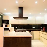 וילה Unlimited 5 Bedroom Luxury With Infinity Pool *