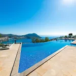 Unlimited 5 Bedroom Luxury With Infinity Pool קלקן