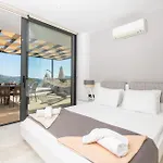 Unlimited 5 Bedroom Luxury With Infinity Pool * קלקן
