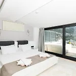 Unlimited 5 Bedroom Luxury With Infinity Pool וילה קלקן