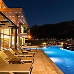 Unlimited 5 Bedroom Luxury With Infinity Pool