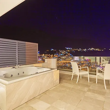 Villa Unlimited 5 Bedroom Luxury With Infinity Pool *