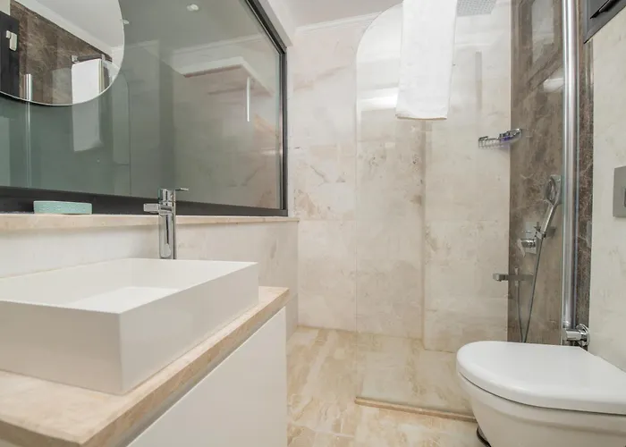 Unlimited 5 Bedroom Luxury With Infinity Pool