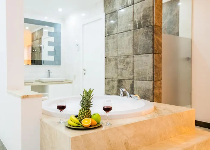 Unlimited 5 Bedroom Luxury With Infinity Pool فيلة كالكان