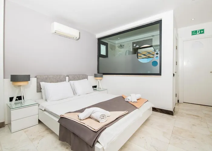 Unlimited 5 Bedroom Luxury With Infinity Pool